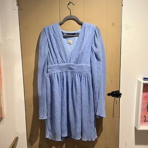 Blue long sleeve dress with v neck.